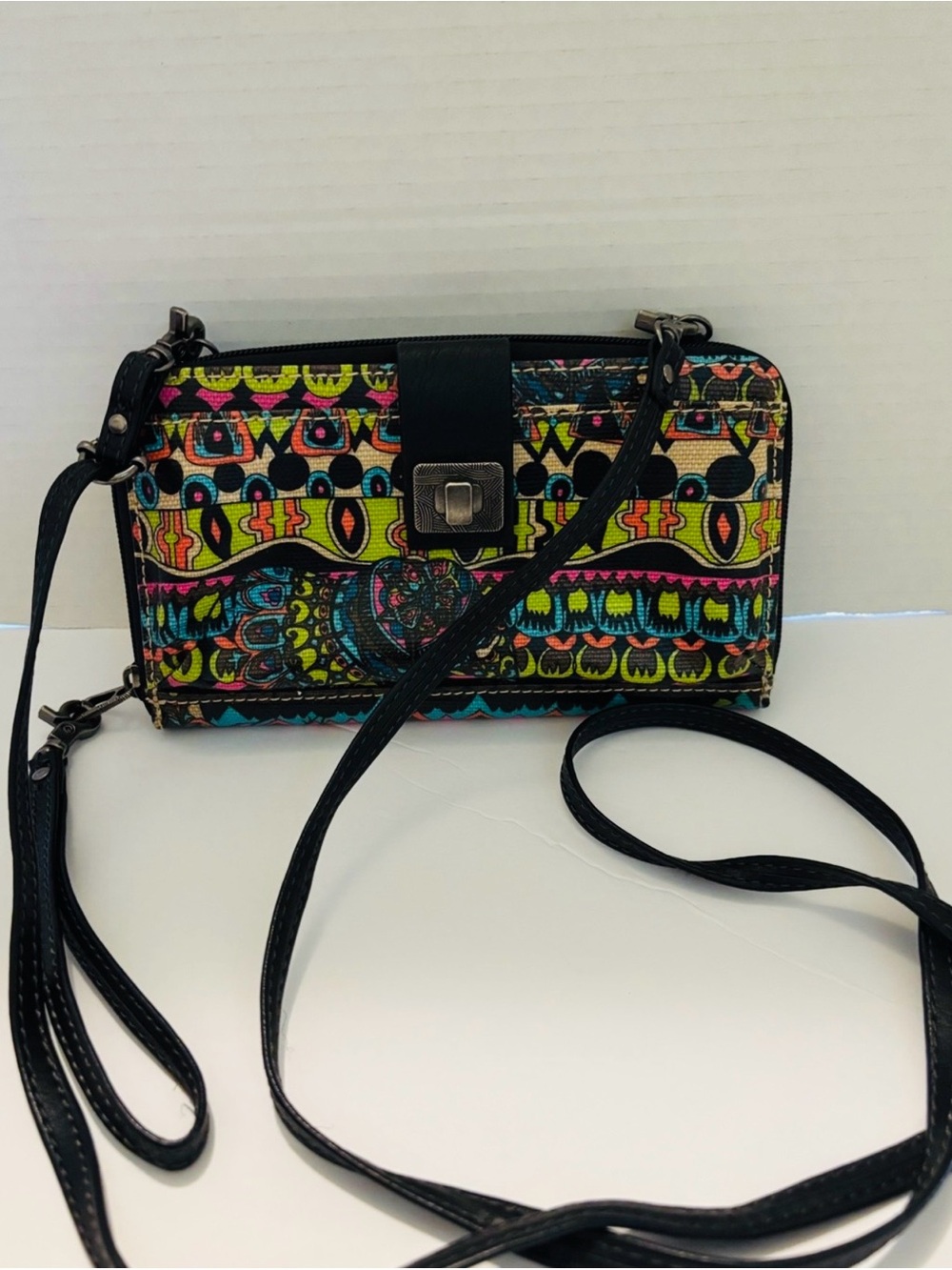Multicolor Patterned Crossbody Wallet with Black Trim SakRoots